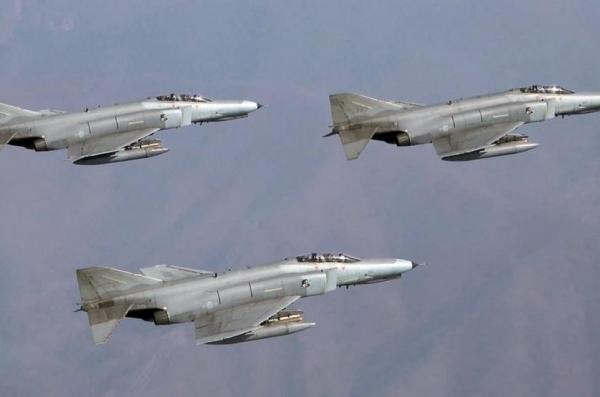 Одна з країн провела "прощальні" стрільби зі своїх винищувачів F-4 Fantom ракетами AGM-142 Popeye​